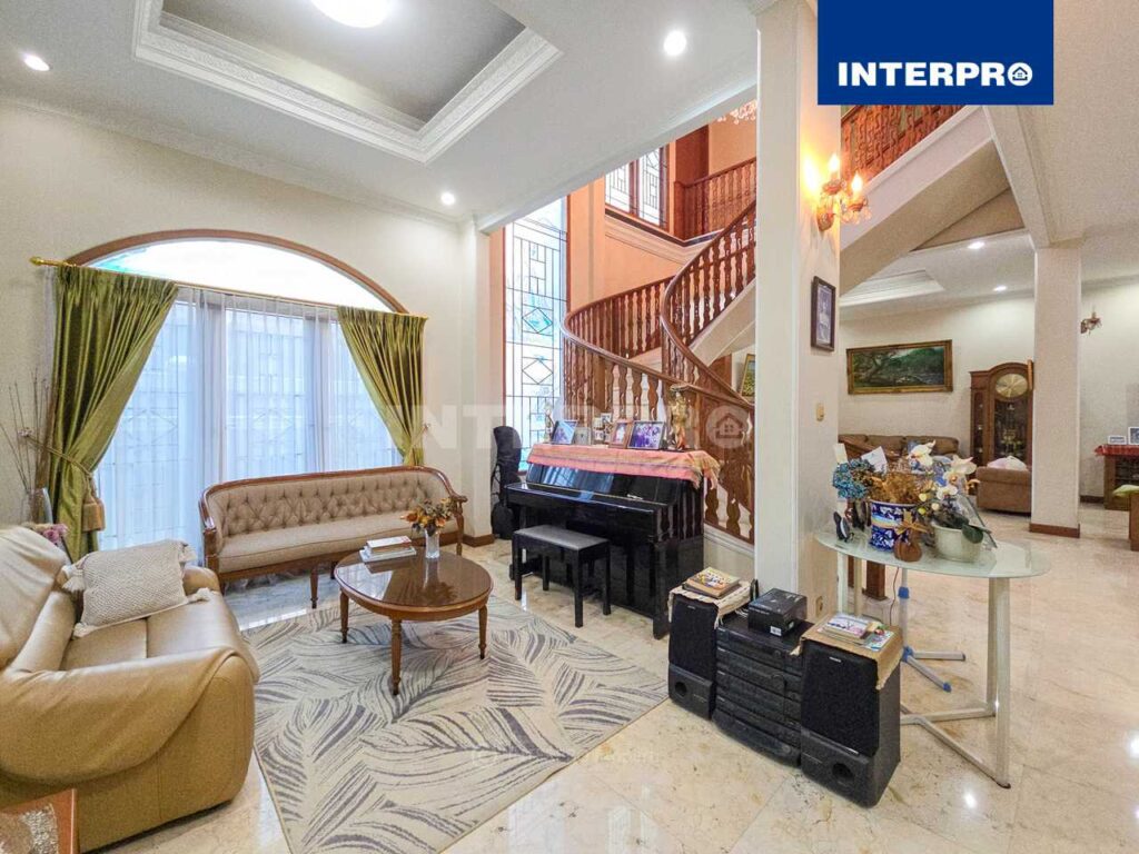 Rumah Dijual Taman Villa Meruya Siap Huni Mewah