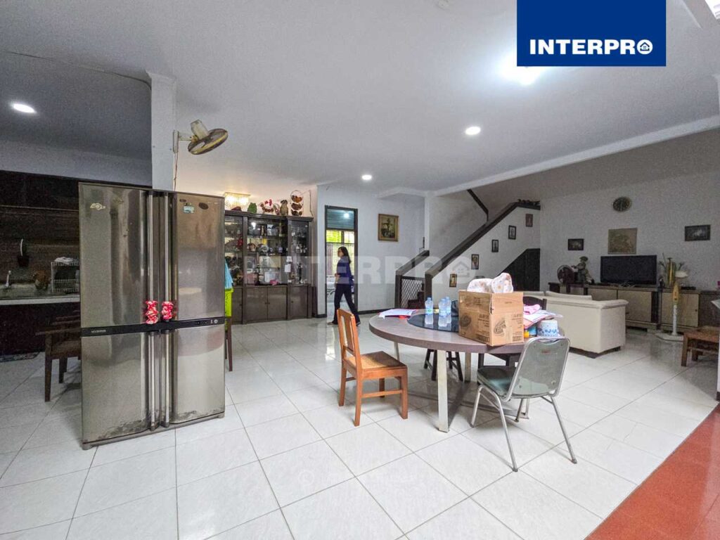 Rumah 2 Lantai Villa Tomang Mas Duri Kepa