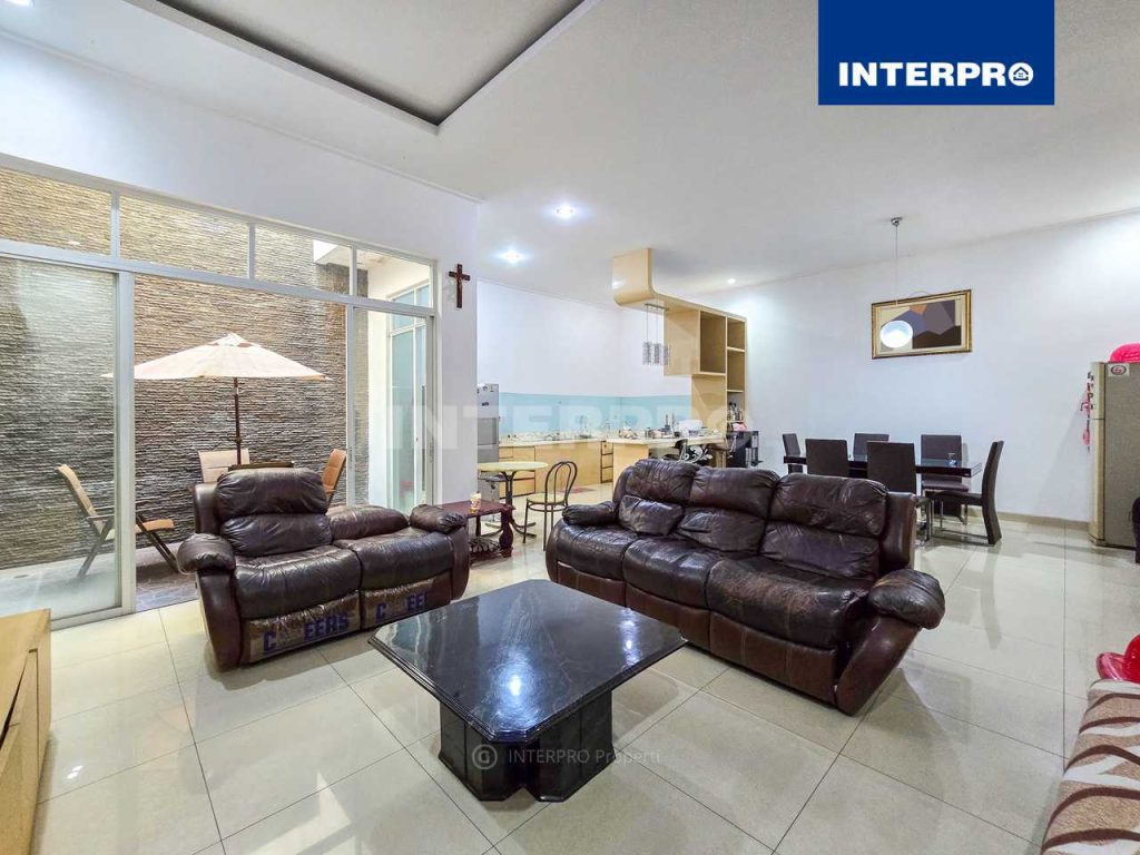 Rumah Dijual Intercon Taman Kebon Jeruk 162m2