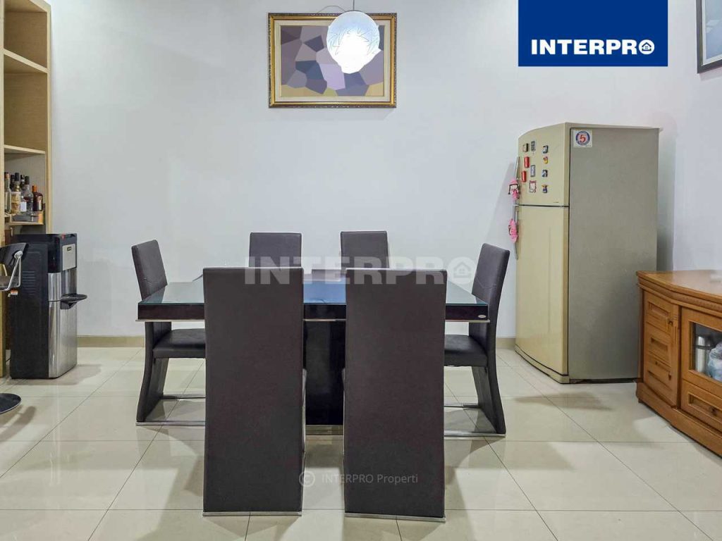 Rumah Dijual Intercon Taman Kebon Jeruk 162m2