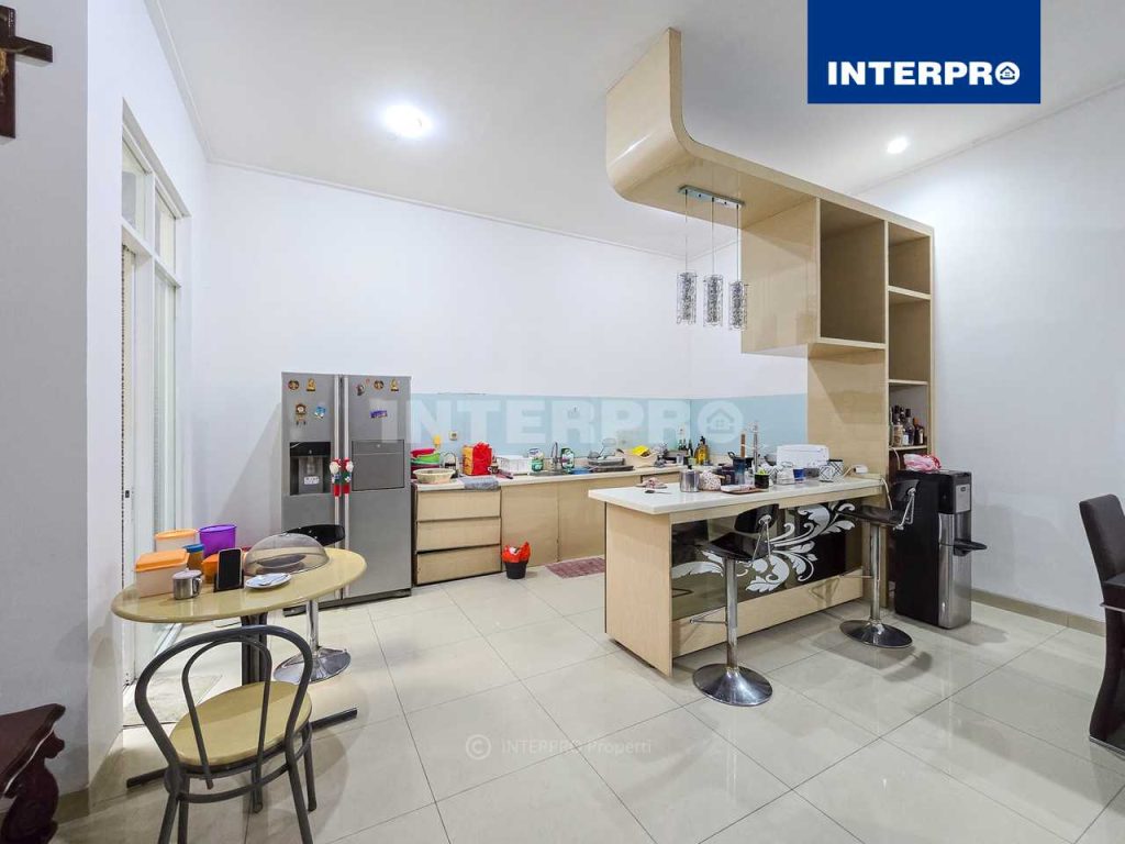 Rumah Dijual Intercon Taman Kebon Jeruk 162m2