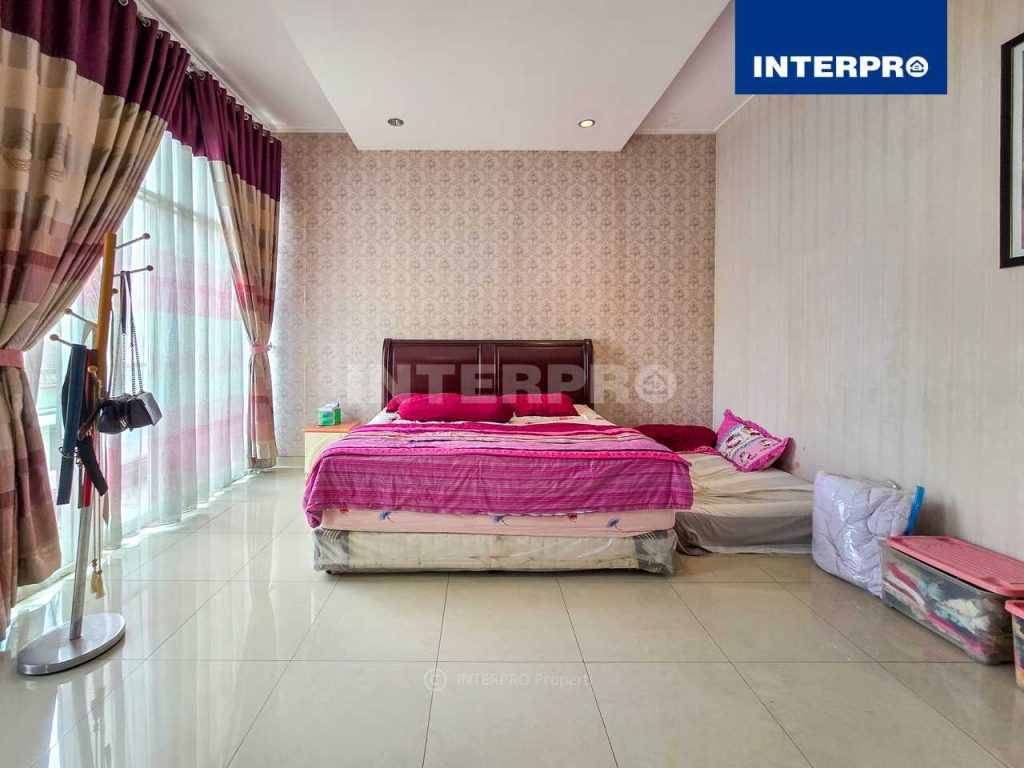 Rumah Dijual Intercon Taman Kebon Jeruk 162m2