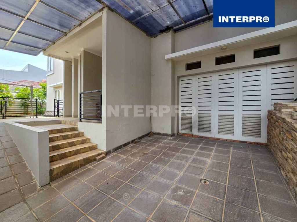 Rumah Hook 3 Lantai Kebon Jeruk Indah