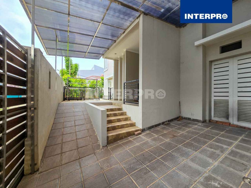Rumah Hook 3 Lantai Kebon Jeruk Indah