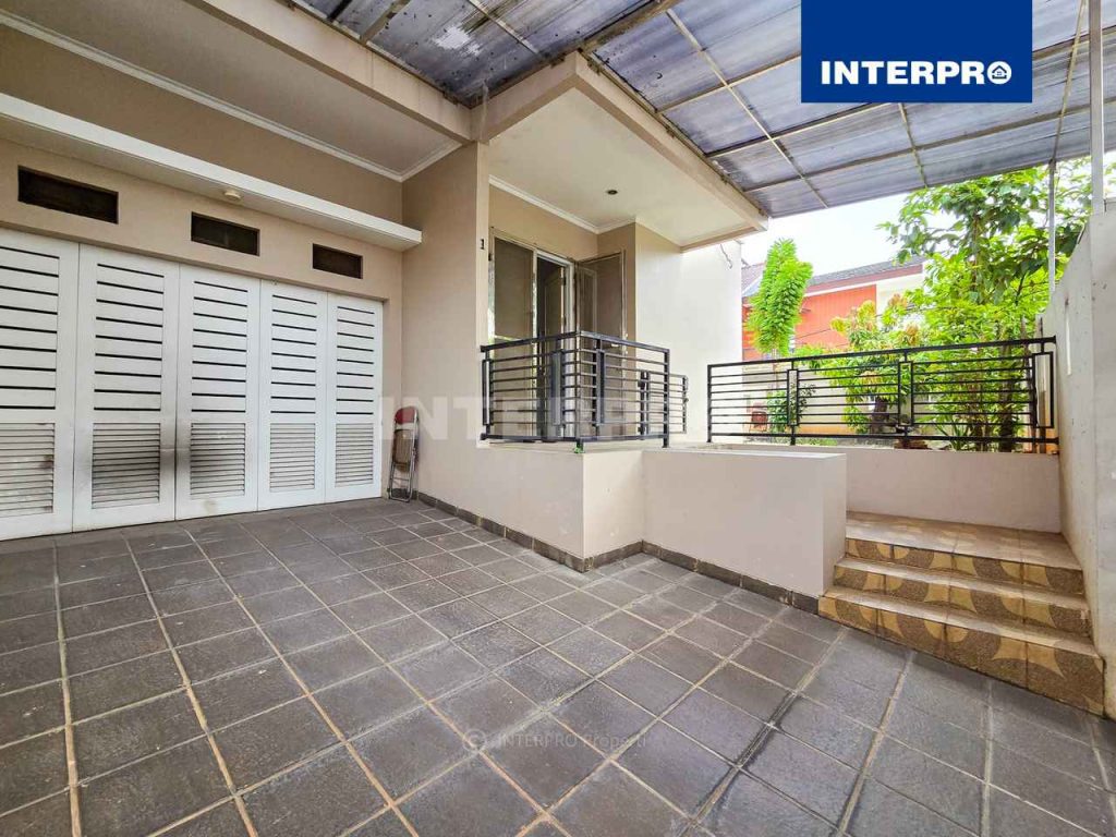 Rumah Hook 3 Lantai Kebon Jeruk Indah