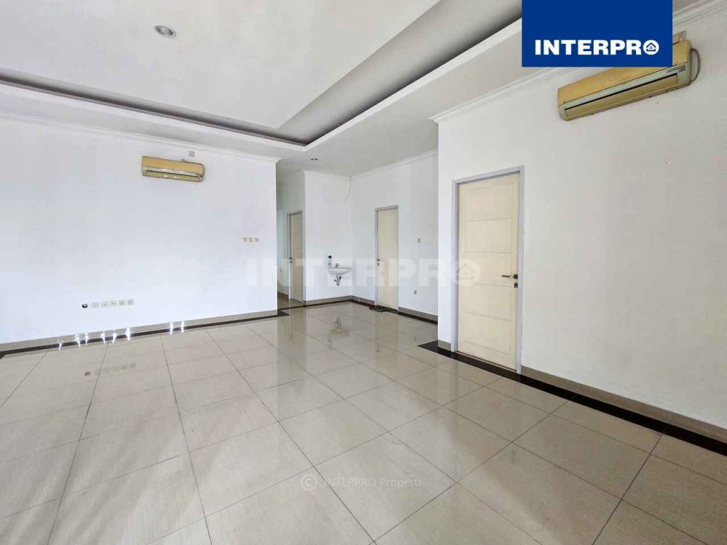 Rumah Hook 3 Lantai Kebon Jeruk Indah