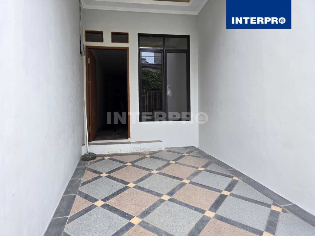 Rumah Brand New Minimalis 3,5 lantai Taman Ratu