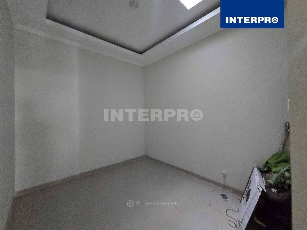 Rumah Brand New Minimalis 3,5 lantai Taman Ratu