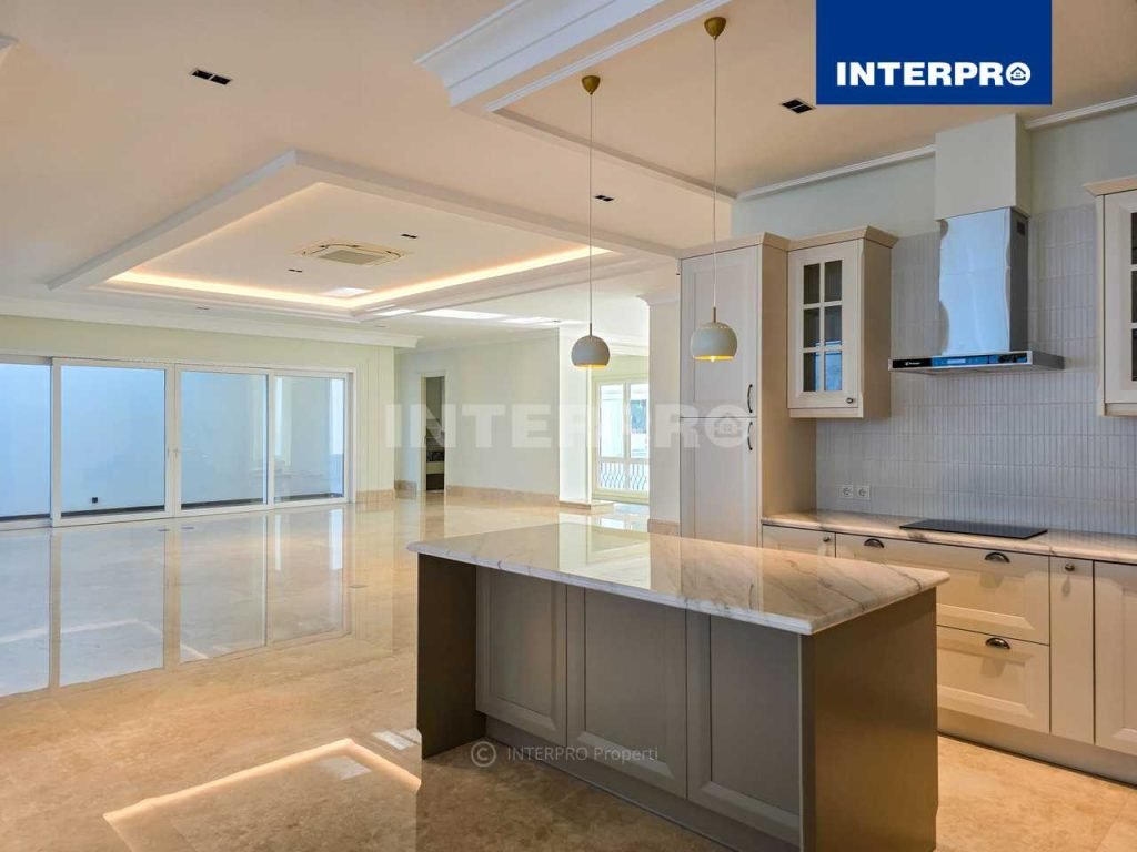 Rumah Brand New Intercon Taman Kebon Jeruk