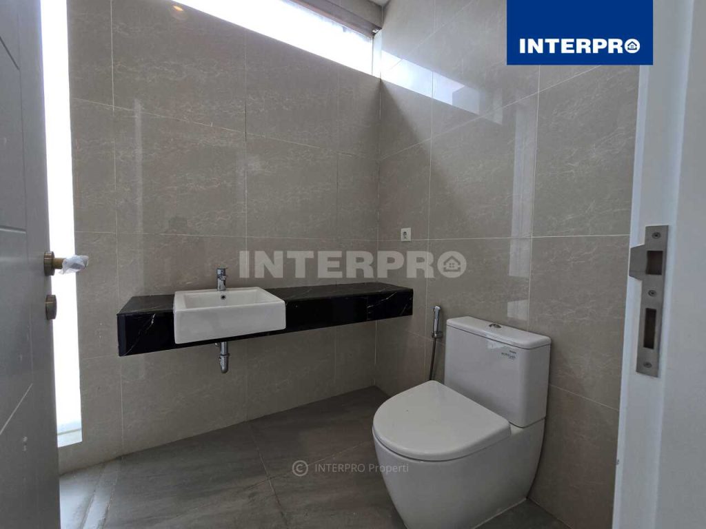 Rumah Dijual Metland Riviera Luas 144m2