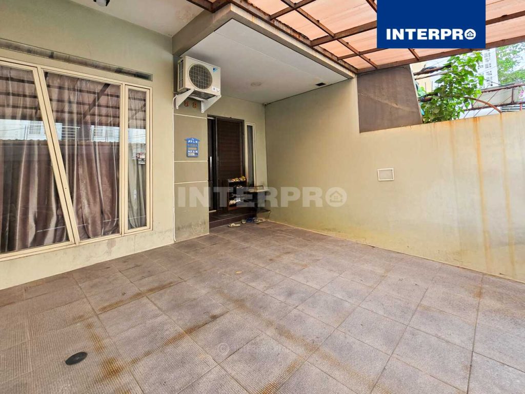 Rumah Minimalis 2,5 lantai Taman Ratu