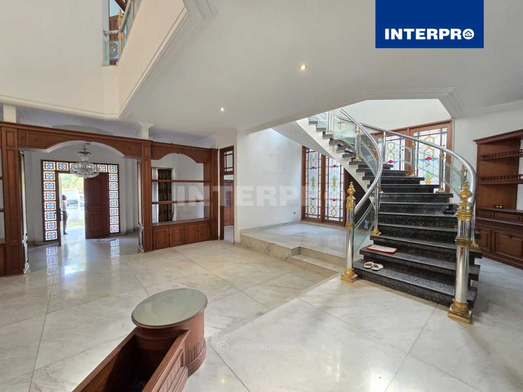 Rumah Disewakan Intercon Taman Kebon Jeruk