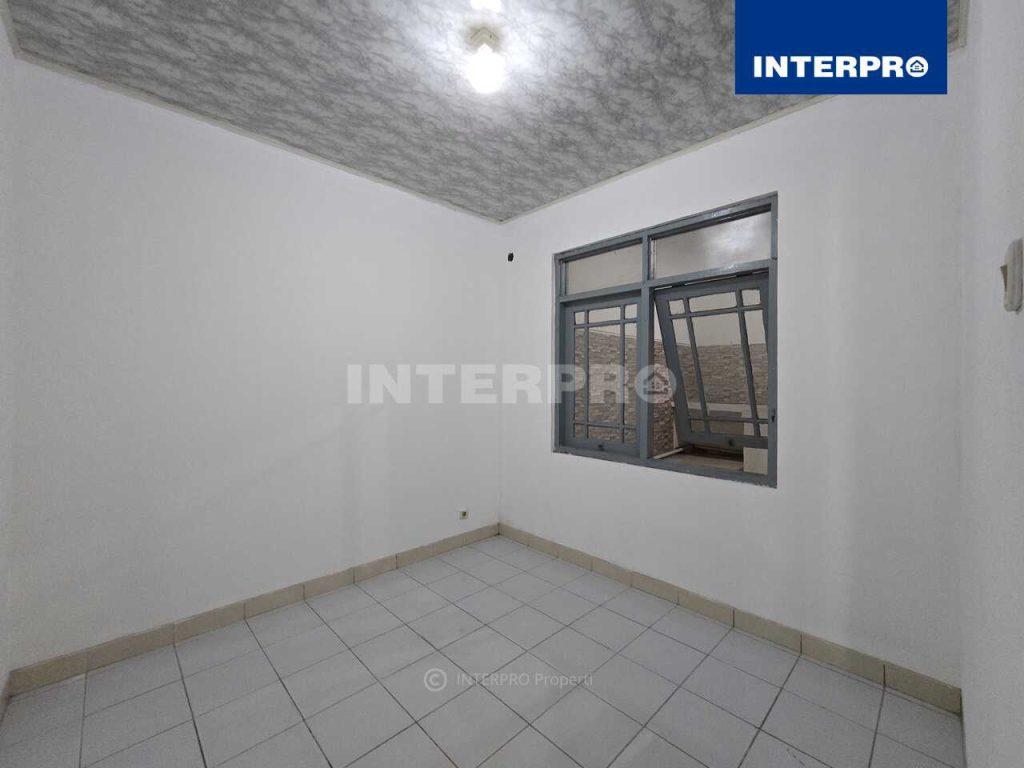 Rumah 1,5 Lantai Taman Surya 2 Pegadungan Kalideres