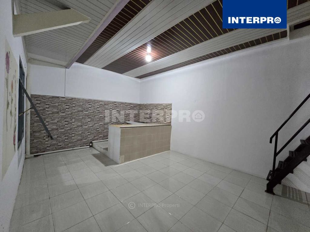 Rumah 1,5 Lantai Taman Surya 2 Pegadungan Kalideres