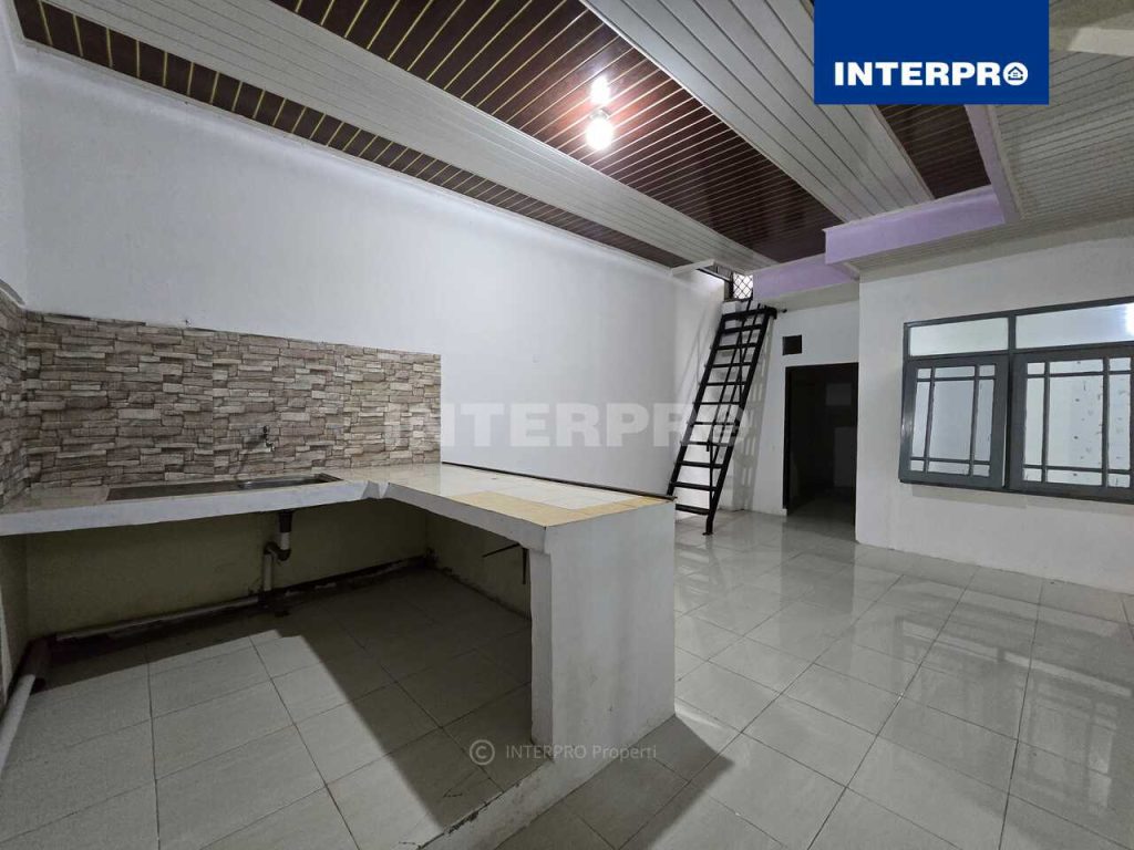 Rumah 1,5 Lantai Taman Surya 2 Pegadungan Kalideres
