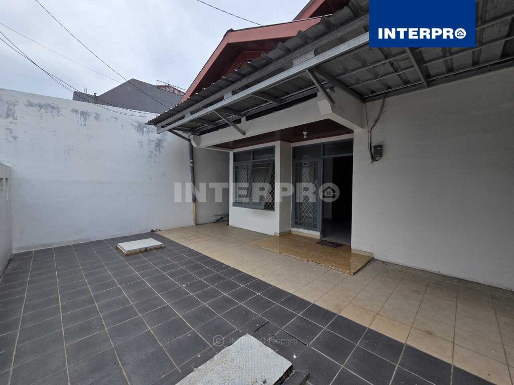 Rumah 1,5 Lantai Taman Surya 2 Pegadungan Kalideres