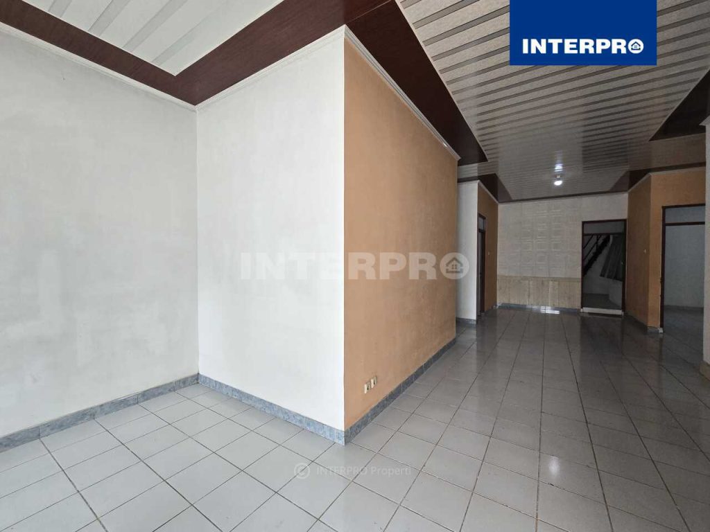 Rumah 1,5 Lantai Taman Surya 2 Pegadungan Kalideres