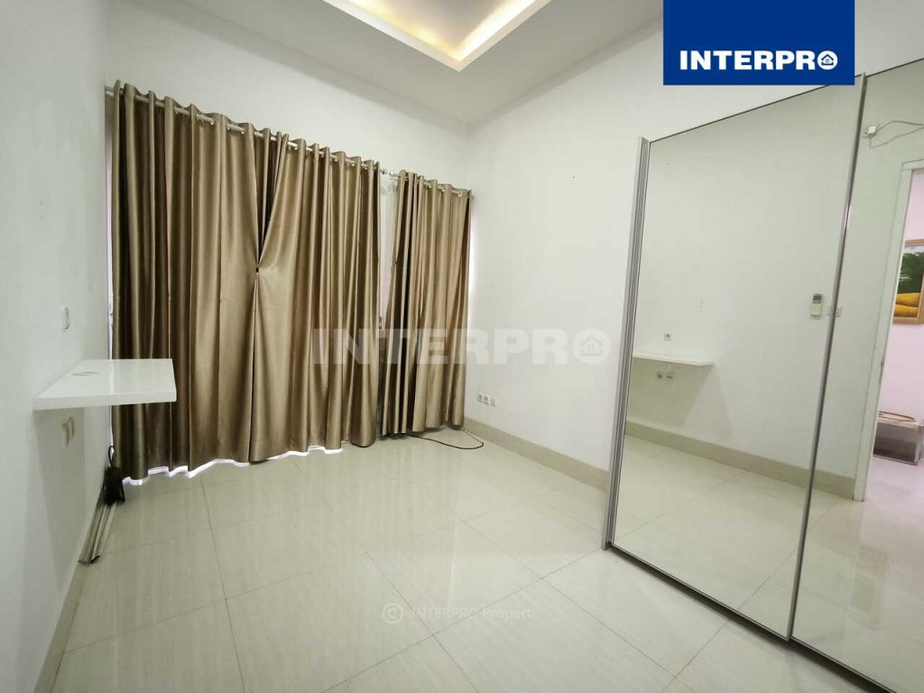 Rumah Siap Huni 3 Lantai Tanjung Duren