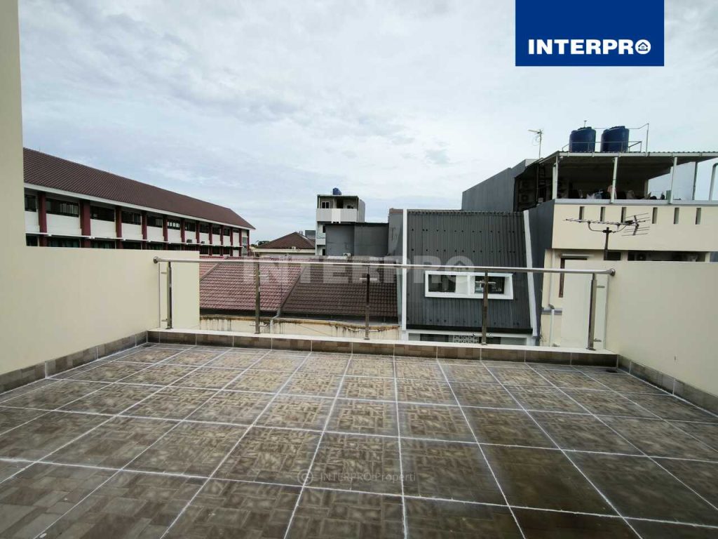 Rumah Siap Huni 3 Lantai Tanjung Duren