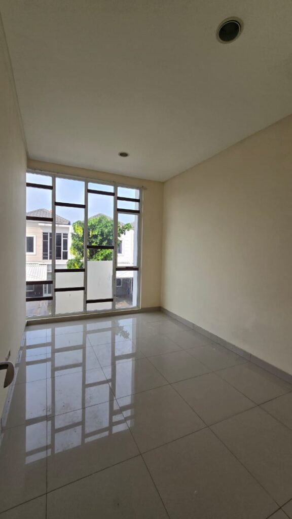 Rumah Dijual Green Lake Amerika Latin 108m2