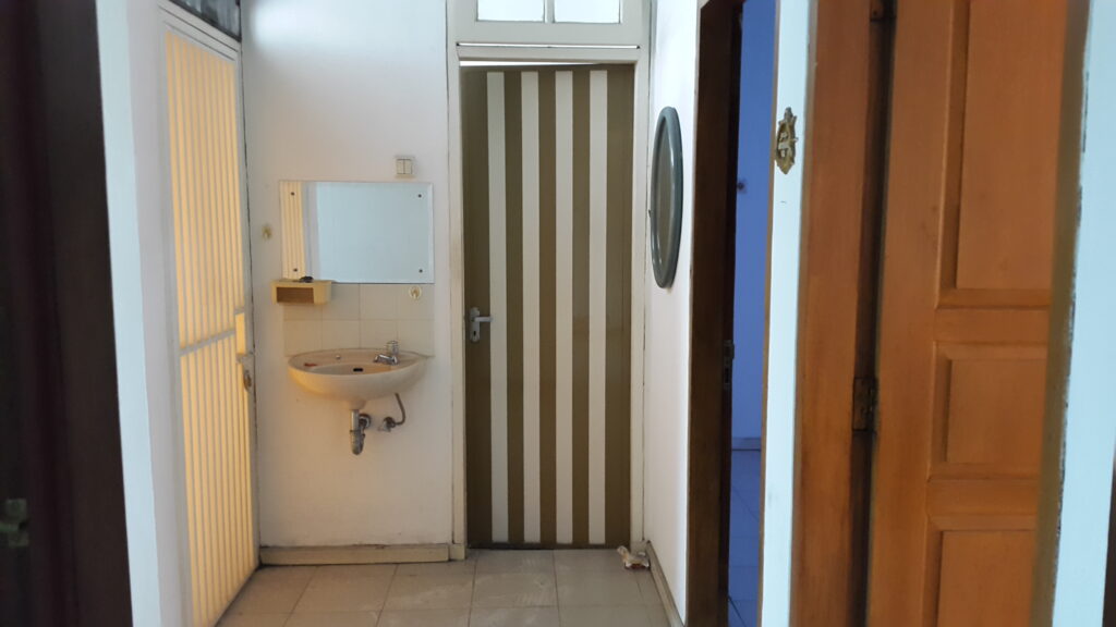 Rumah Taman Ratu Luas Tanah 200m2