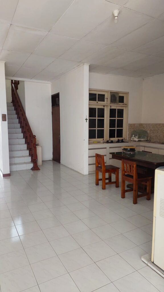 Rumah Taman Ratu Luas Tanah 200m2