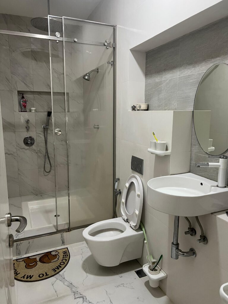 Rumah dijual Taman Ratu - LT 160m2