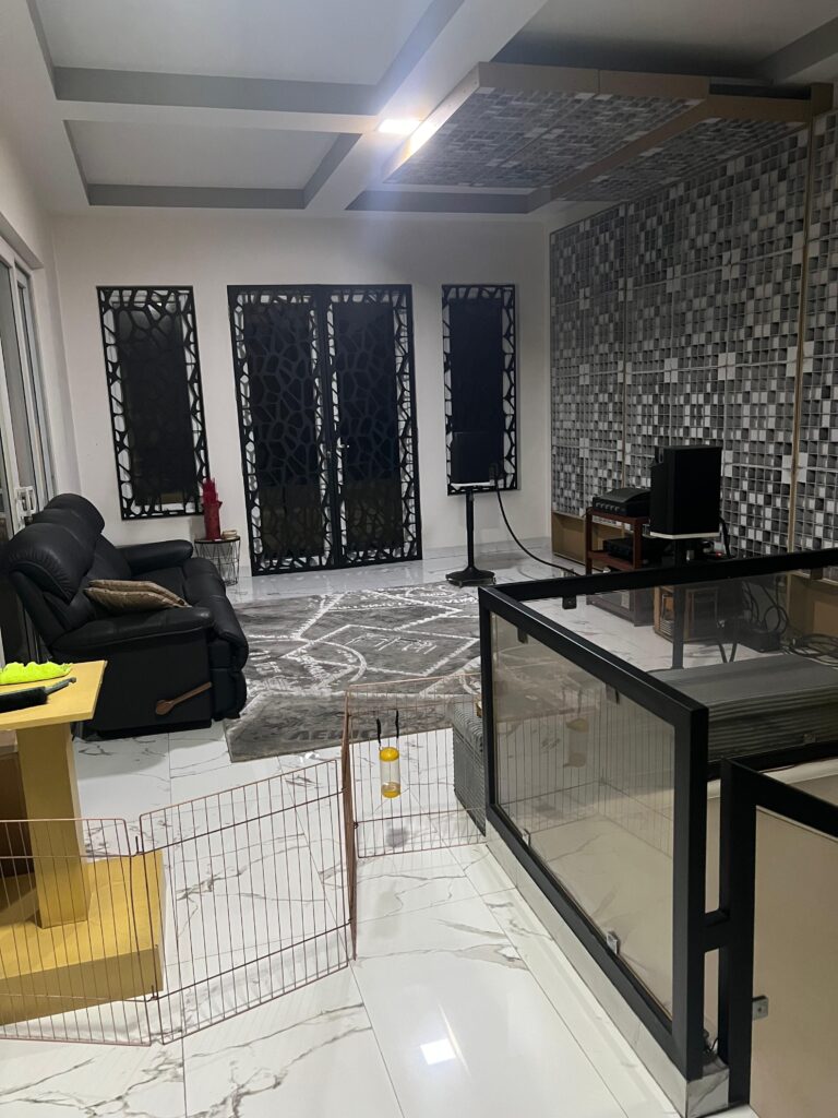 Rumah dijual Taman Ratu - LT 160m2