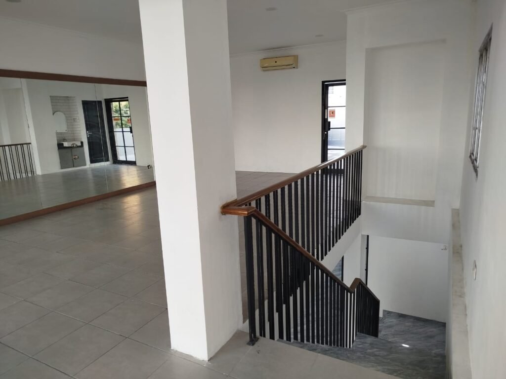 Ruko Dijual Arjuna Utara Kebon Jeruk LT 72m2