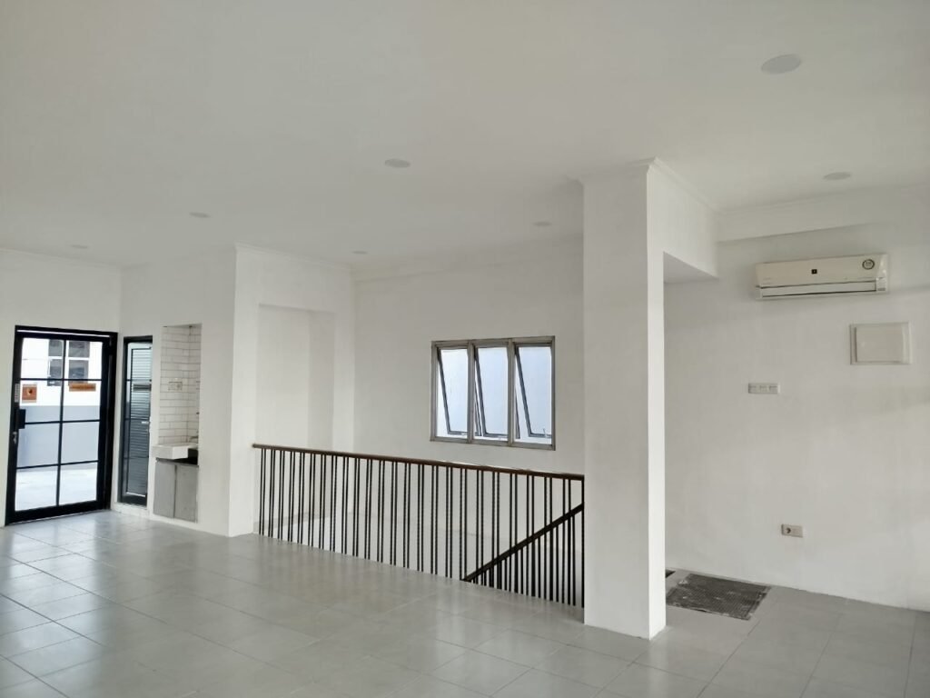 Ruko Dijual Arjuna Utara Kebon Jeruk LT 72m2