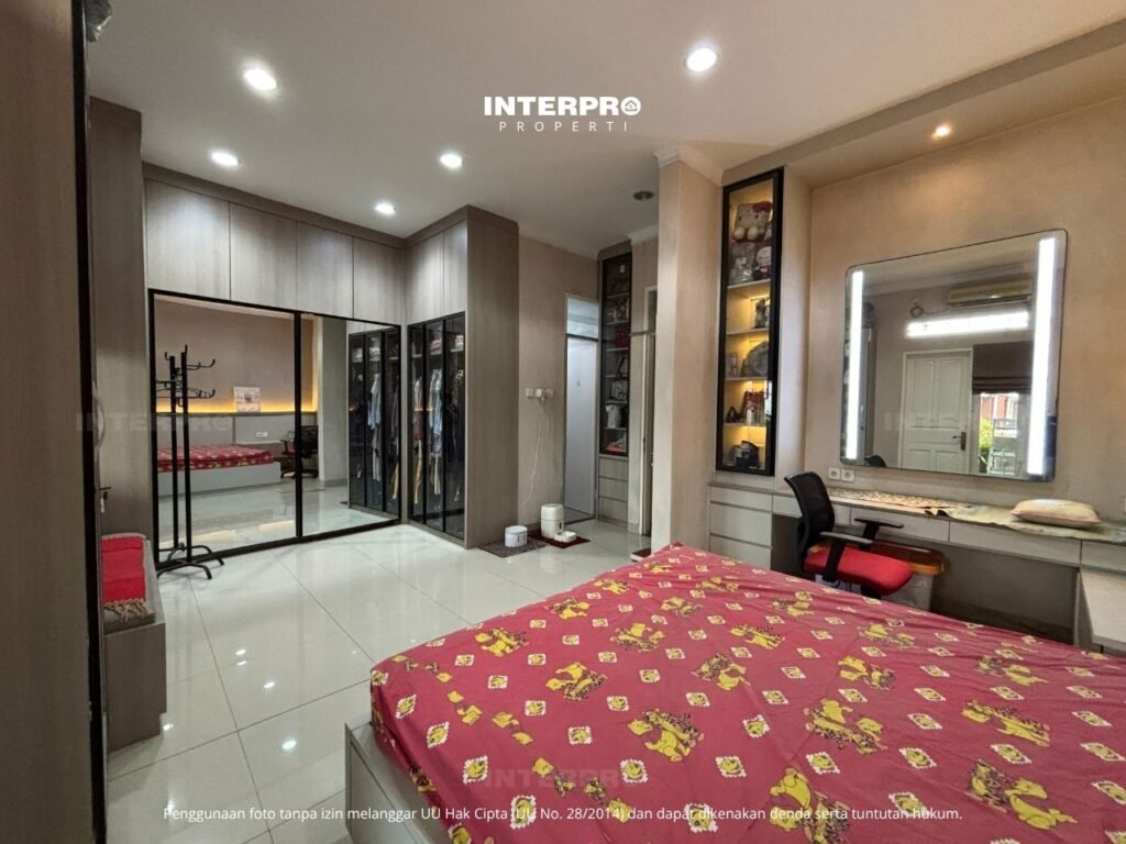 Rumah Dijual Taman Ratu LT 150m2