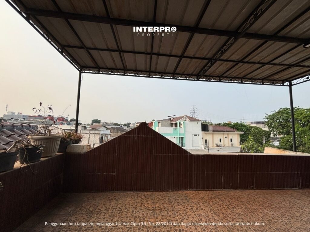 Rumah Dijual Taman Ratu LT 150m2