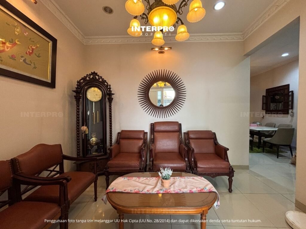 Rumah Dijual Taman Ratu LT 150m2
