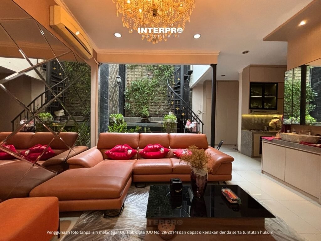 Rumah Dijual Taman Ratu LT 150m2