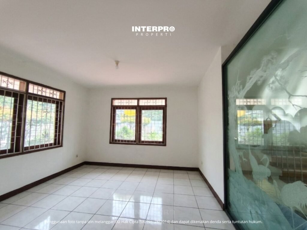 Rumah Hook Taman Ratu Luas Tanah 315m2