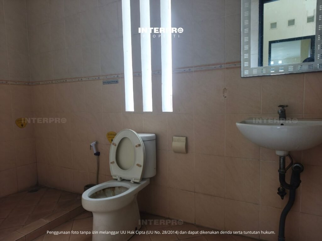 Dijual Rumah Kantor 3 Lantai di Meruya 250m2