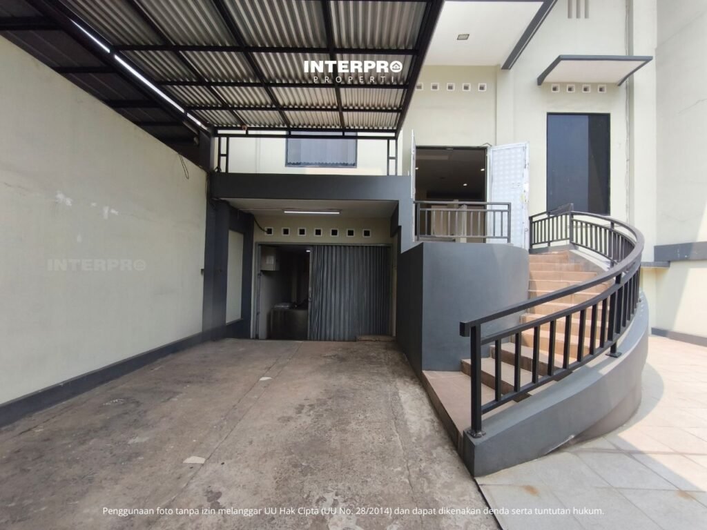 Dijual Rumah Kantor 3 Lantai di Meruya 250m2