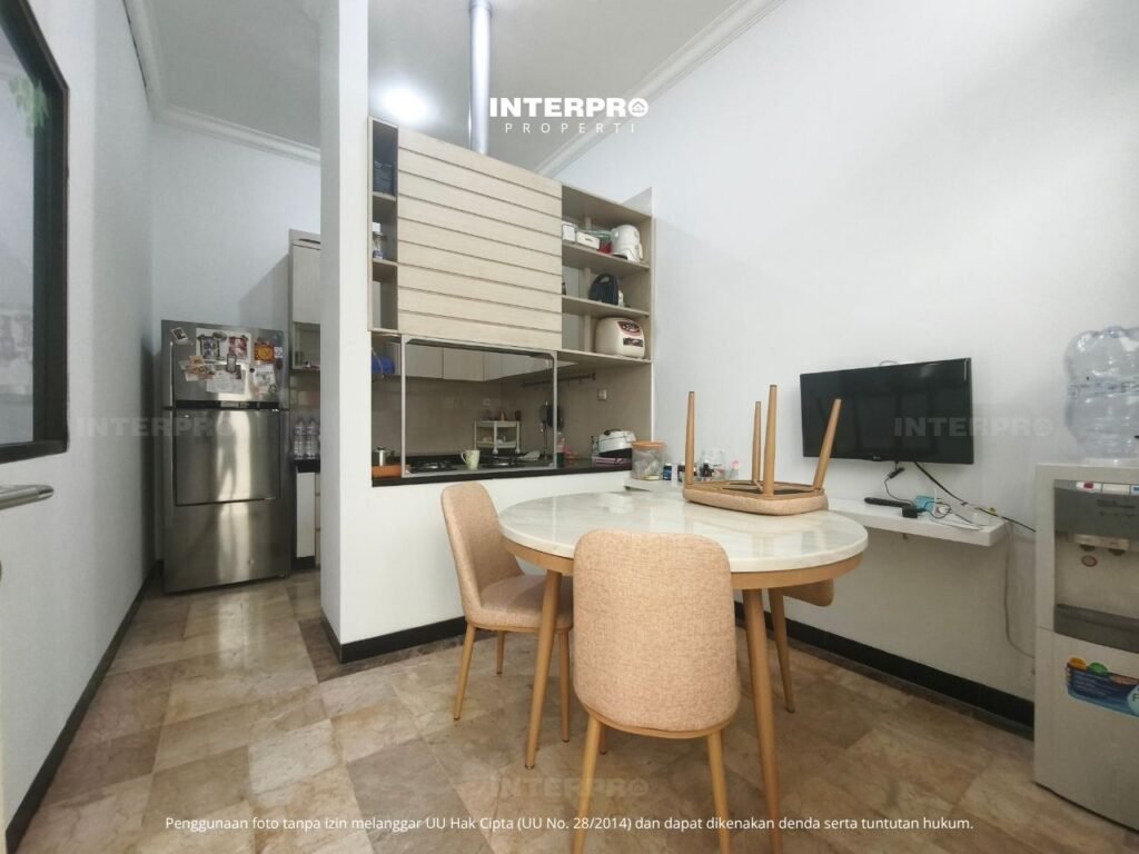 Rumah 2 Lantai Dijual Siap Huni Taman Meruya Ilir LT 120m2