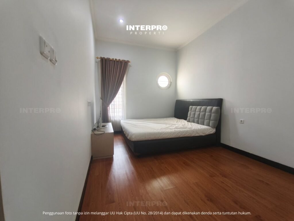 Rumah 2 Lantai Dijual Siap Huni Taman Meruya Ilir LT 120m2