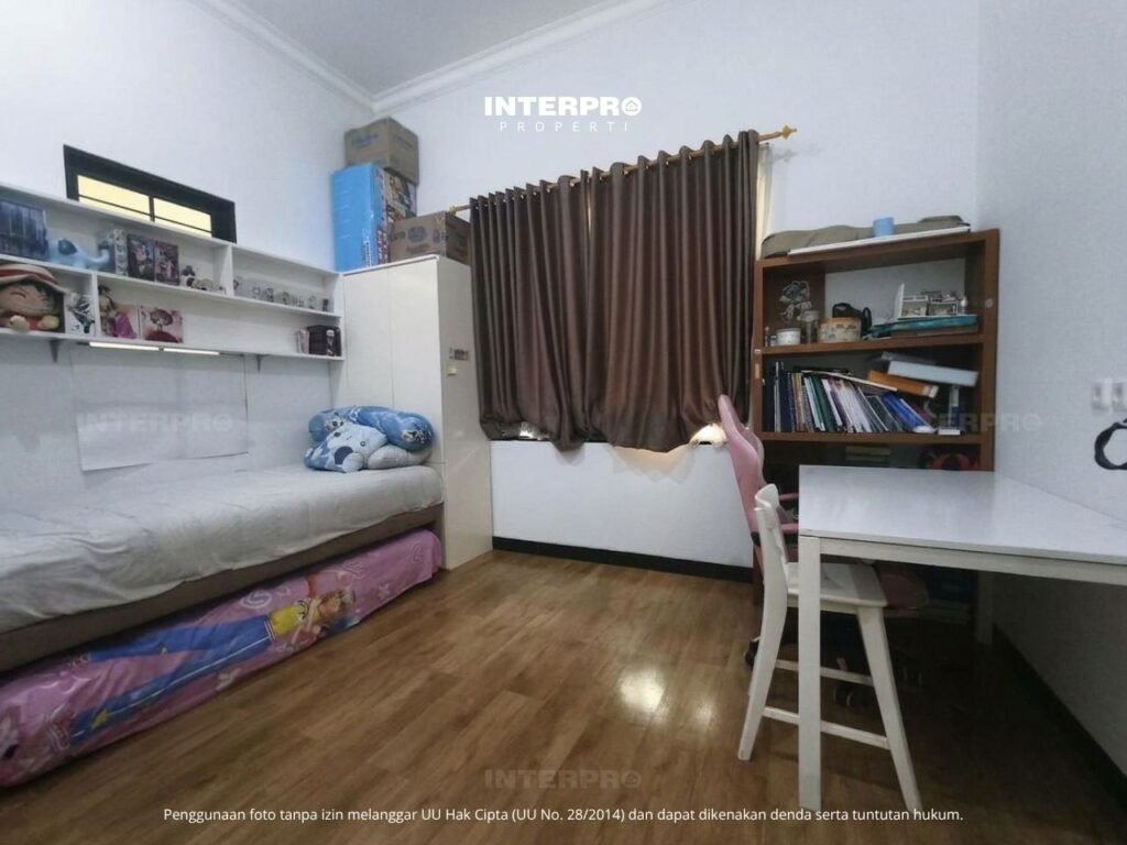 Rumah 2 Lantai Dijual Siap Huni Taman Meruya Ilir LT 120m2