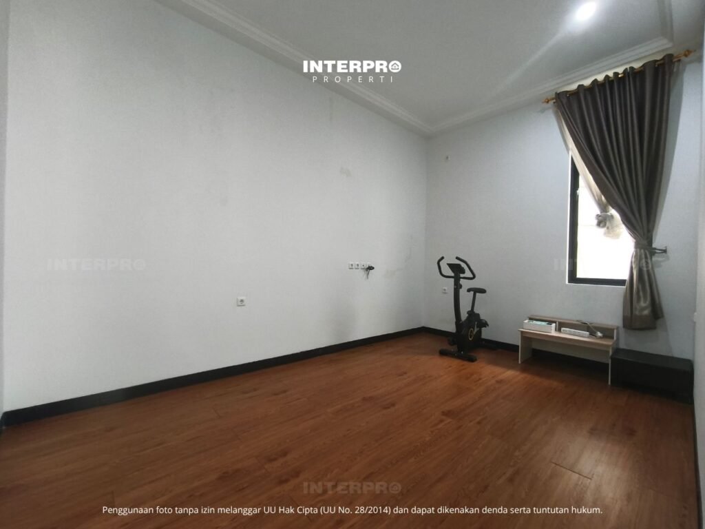 Rumah 2 Lantai Dijual Siap Huni Taman Meruya Ilir LT 120m2
