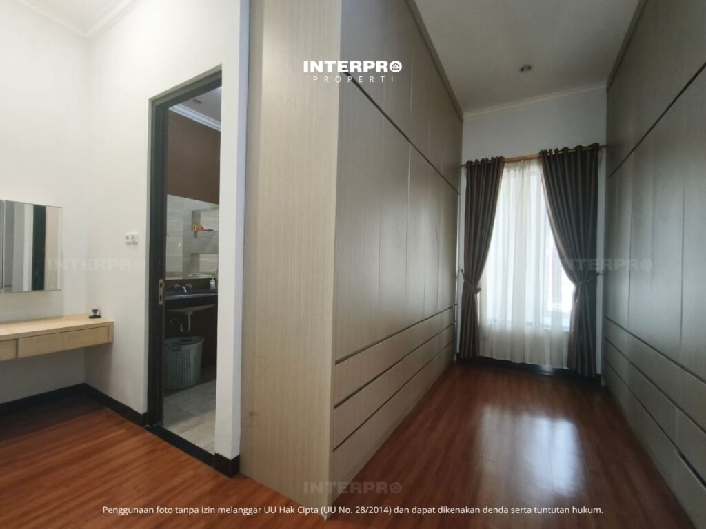 Rumah 2 Lantai Dijual Siap Huni Taman Meruya Ilir LT 120m2