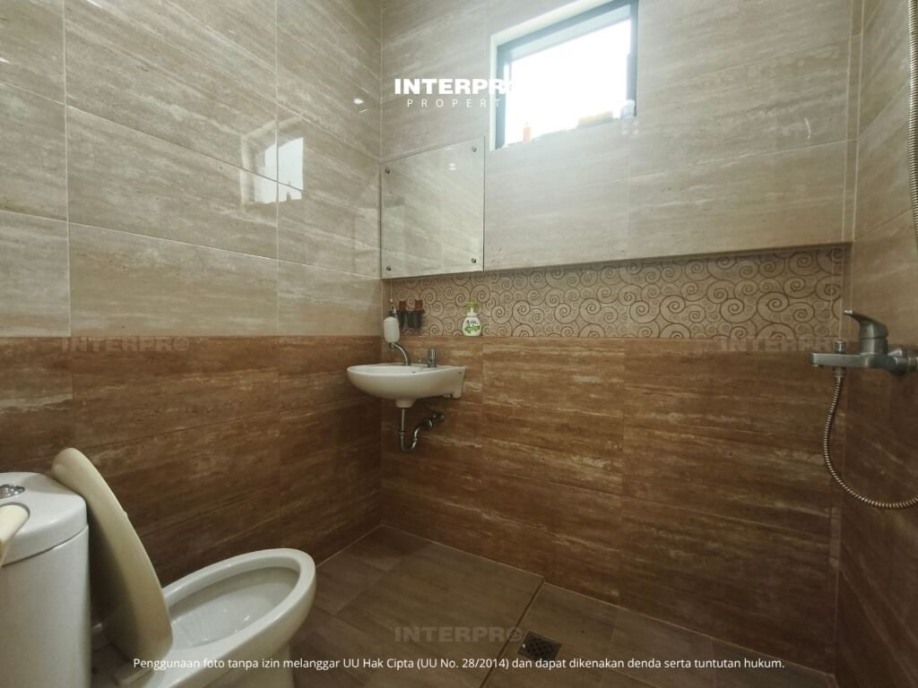 Rumah 2 Lantai Dijual Siap Huni Taman Meruya Ilir LT 120m2