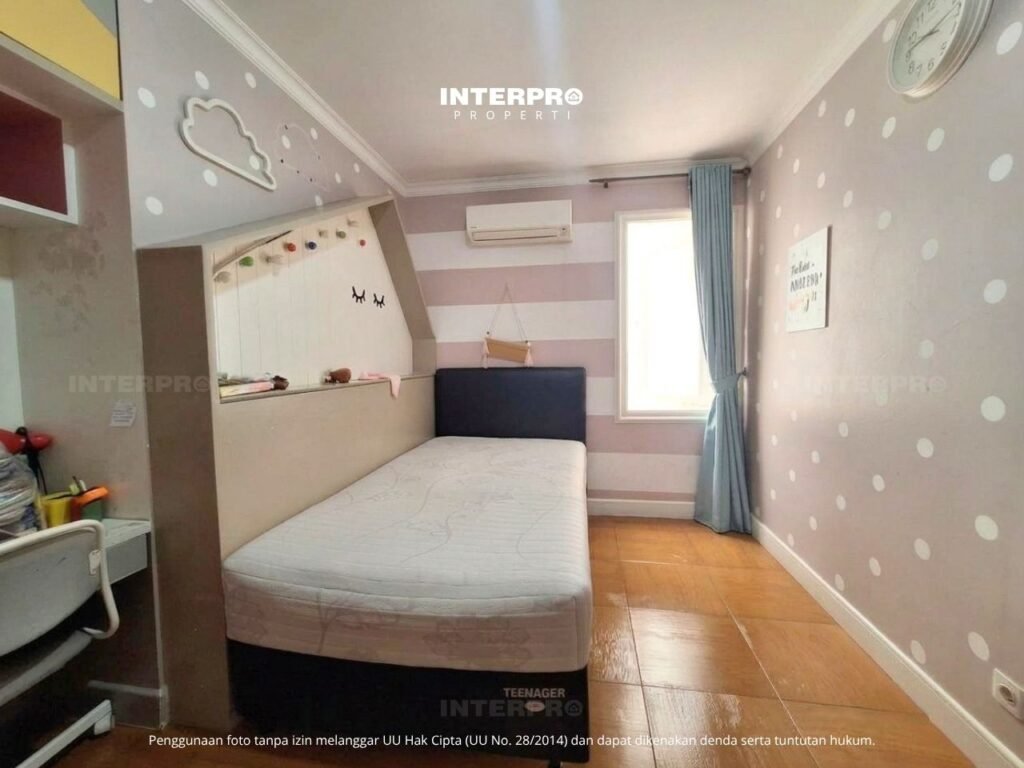 Rumah Dijual Intercon Jakarta Barat Luas 144m2