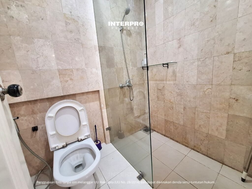 Rumah Dijual Intercon Jakarta Barat Luas 144m2